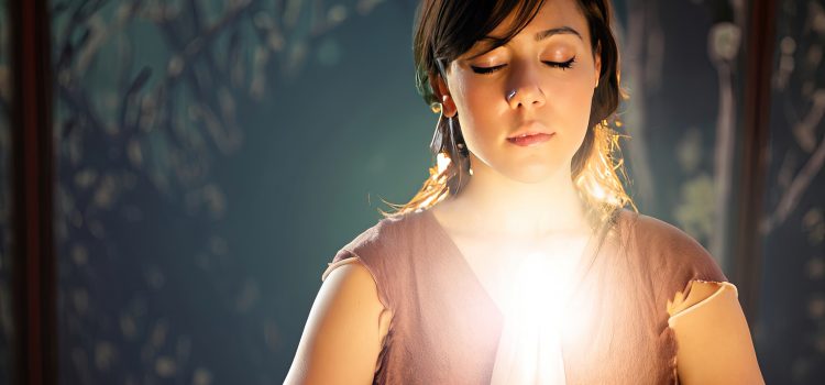 Autoamor: o encontro consigo mesmo, cultivando a luz interior.